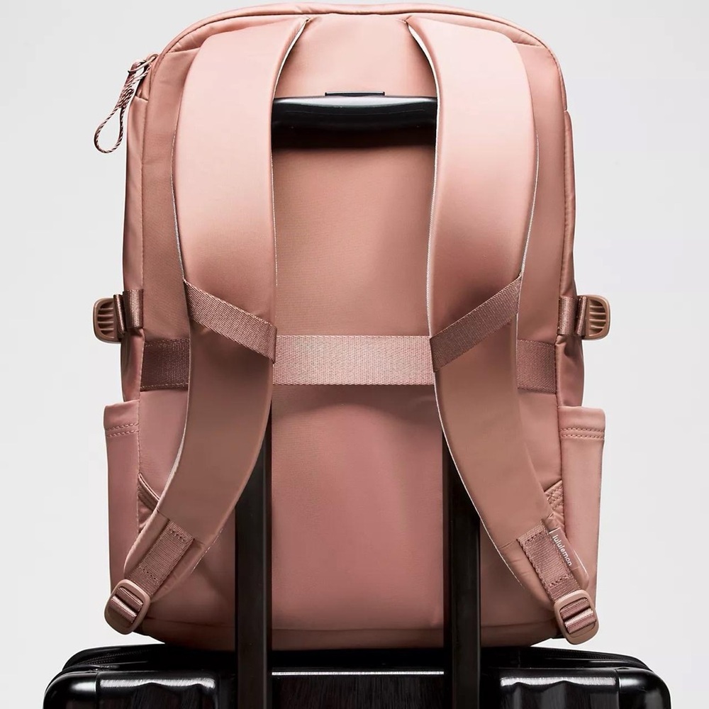 Lululemon New Crew Backpack 22L Updated- Spiced Chai - Picture 9 of 9